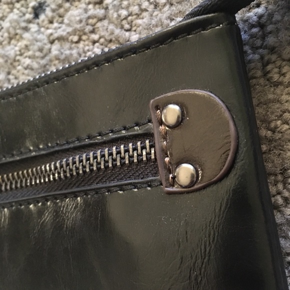 Shiraleah Black Vegan Leather Wristlet - Picture 7 of 8